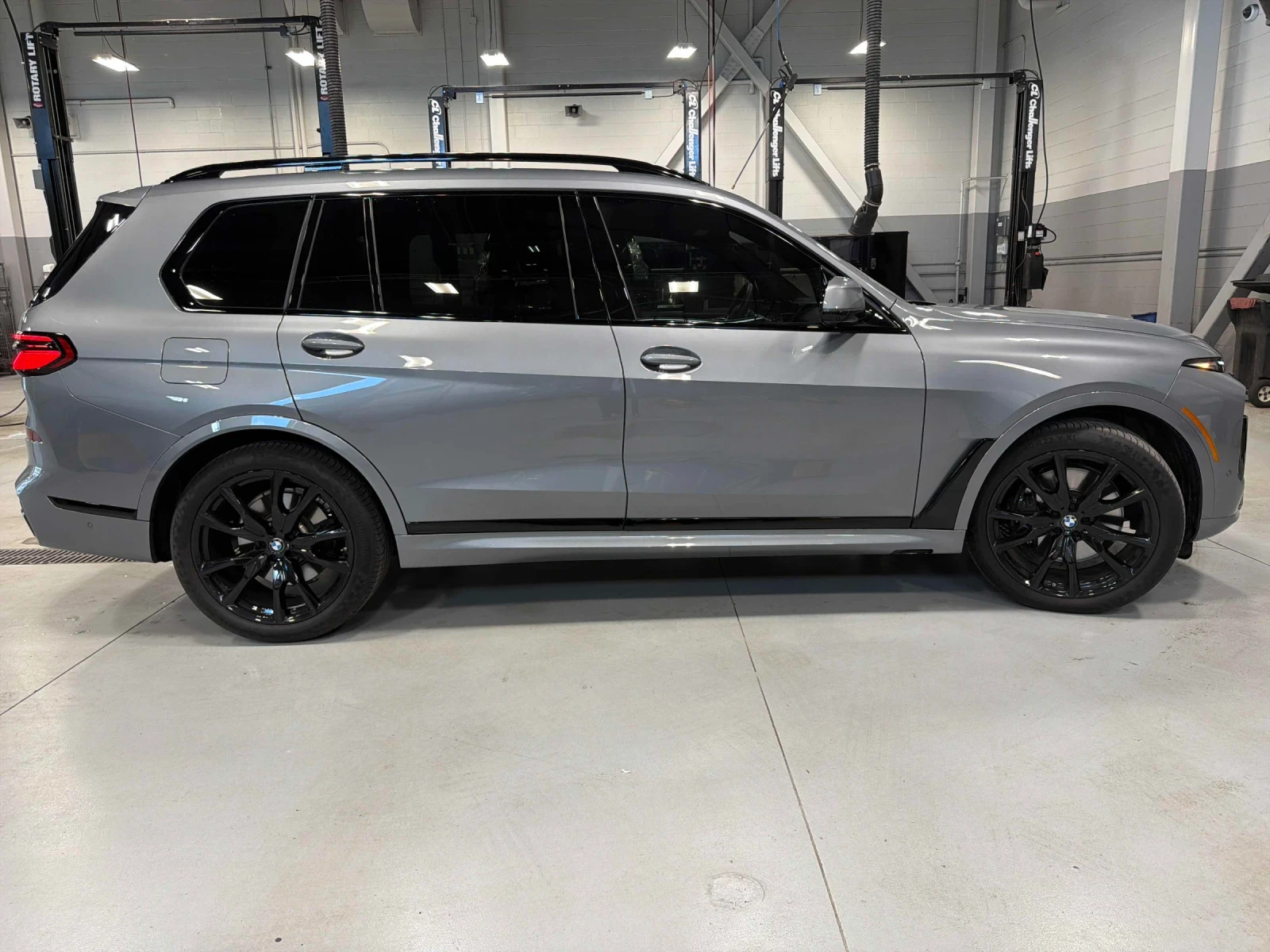 BMW X7 M ПАКЕТ * ПОДГРЕВ * ПАНОРАМА * HARMAN KARDON, снимка 3 - Автомобили и джипове - 54780803