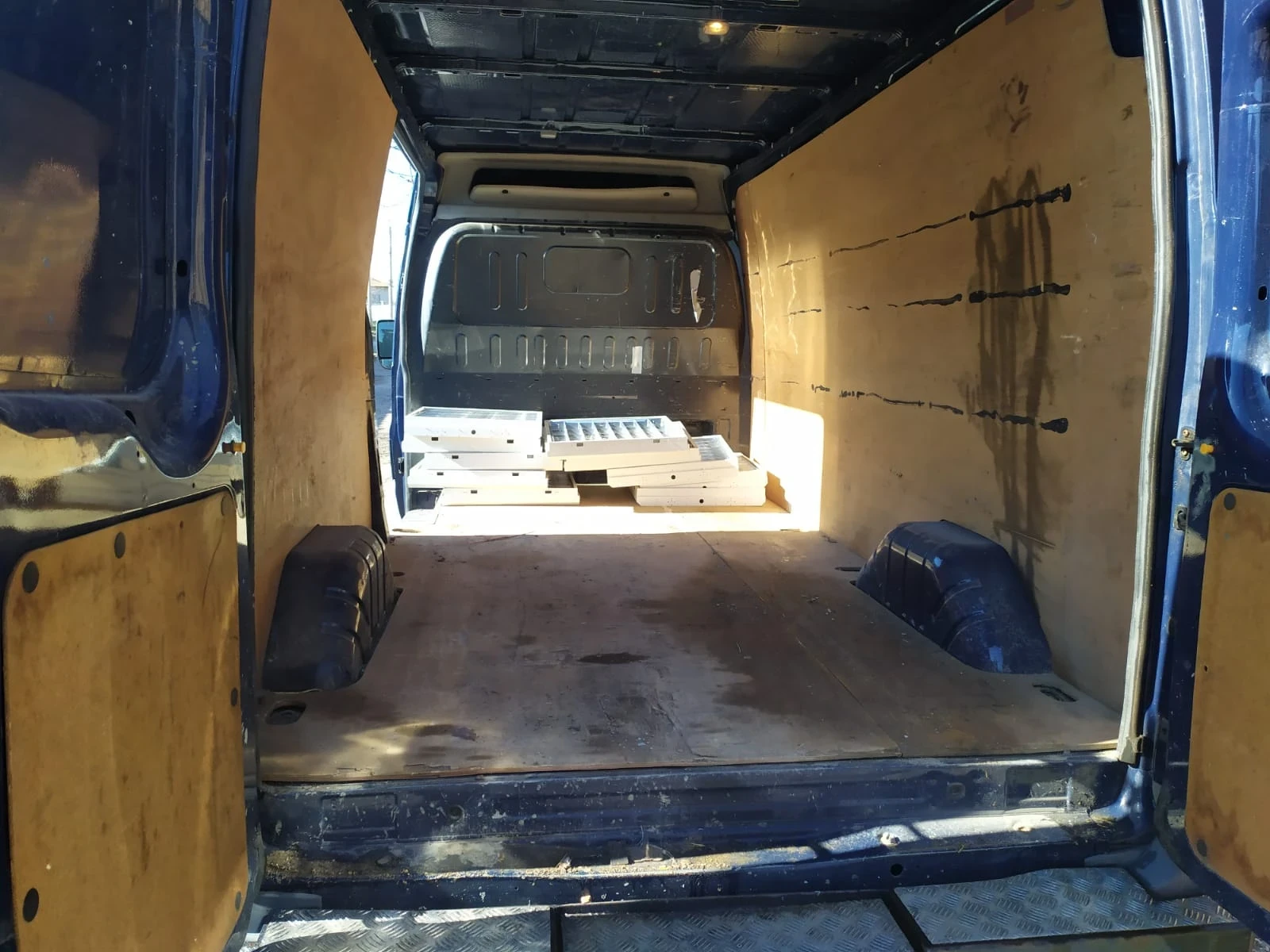 Ford Transit 2.4 T350 - изображение 7