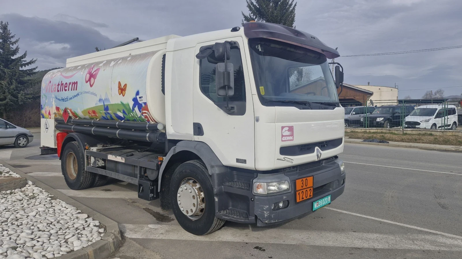 Renault Premium 320 EURO 3 ADR ДИЗЕЛ БЕНЗИН  - изображение 2
