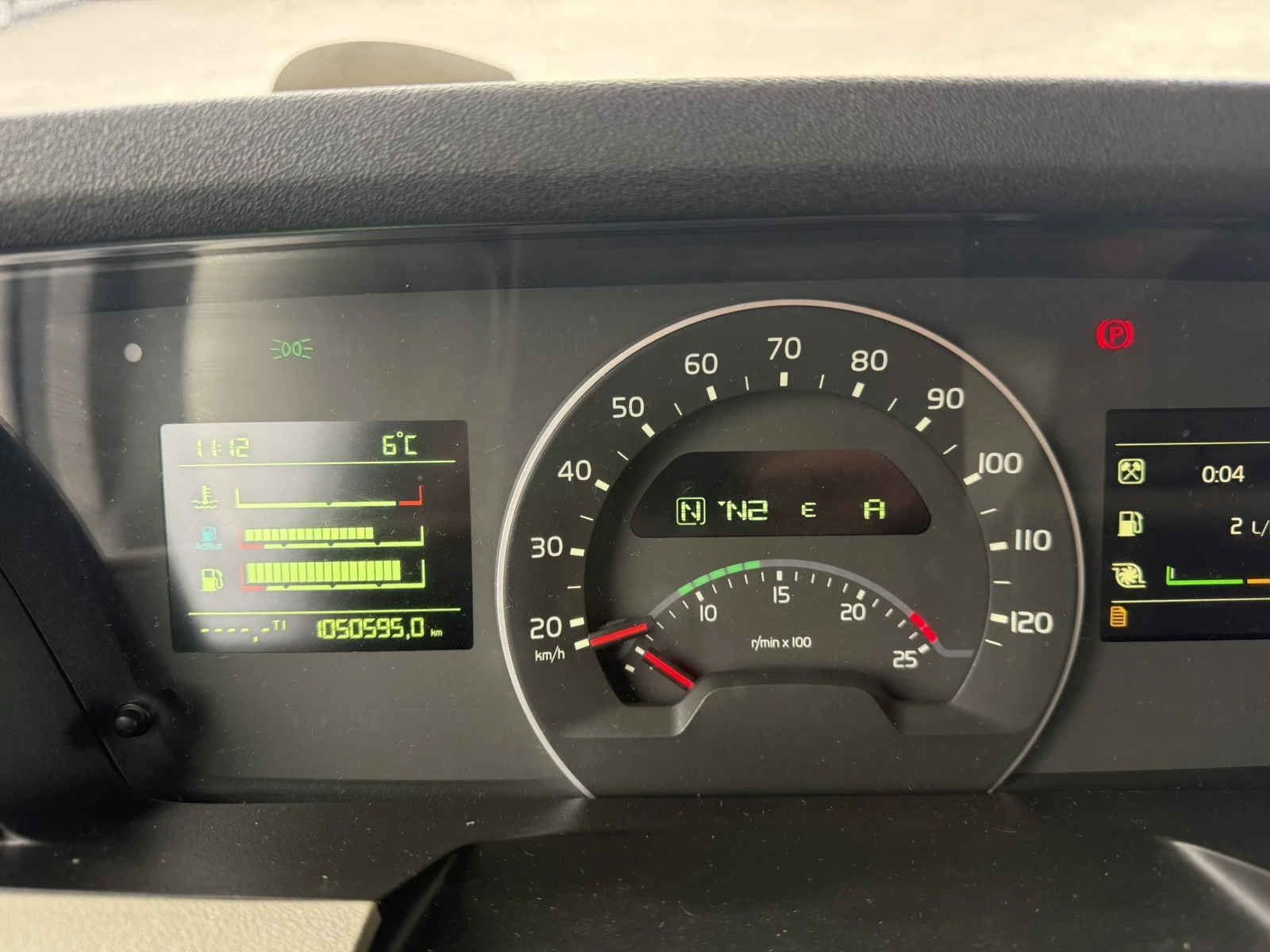 Volvo Fh Влекач - Перфектен, снимка 12 - Камиони - 53903544