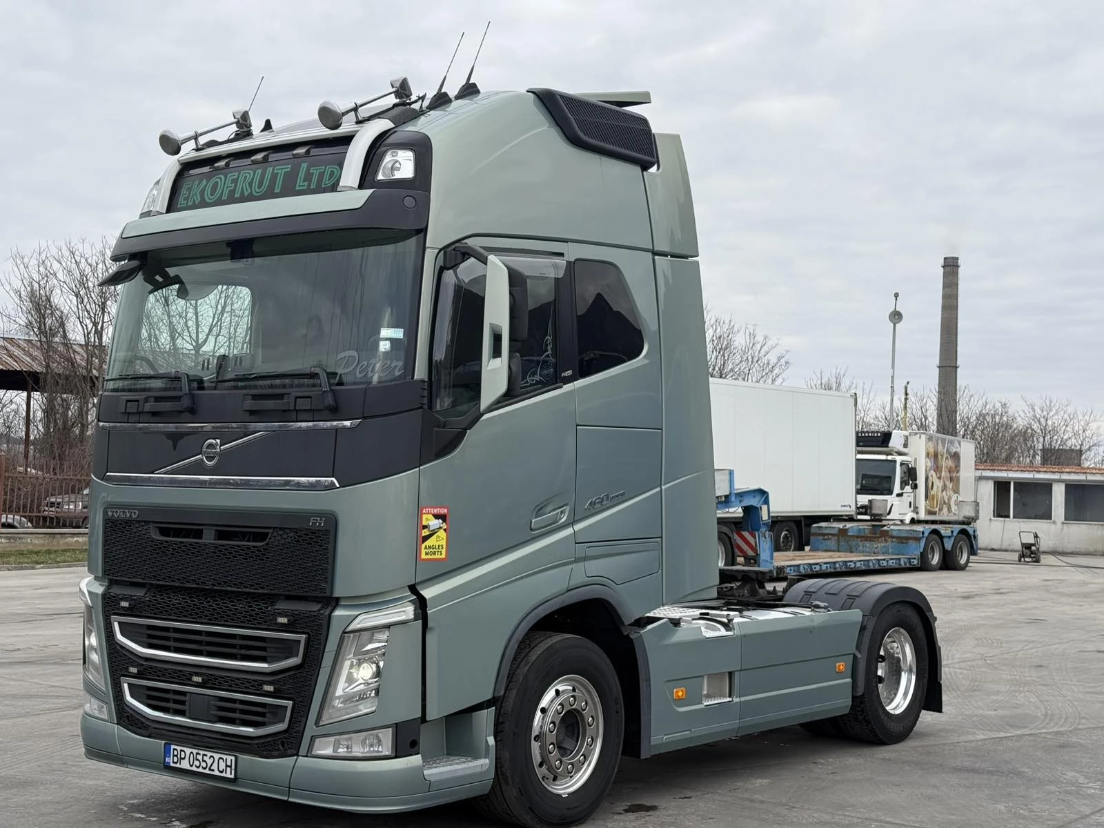 Volvo Fh Влекач - Перфектен, снимка 8 - Камиони - 53903544