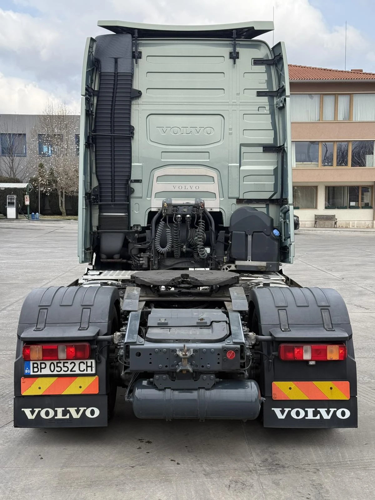 Volvo Fh Влекач - Перфектен, снимка 5 - Камиони - 53903544