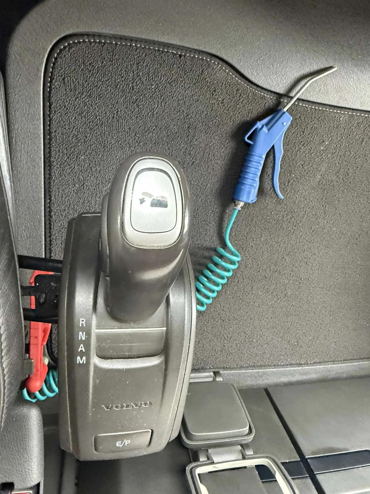 Volvo Fh Влекач - Перфектен, снимка 16 - Камиони - 53903544