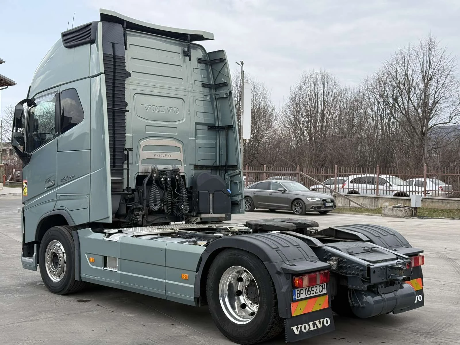 Volvo Fh Влекач - Перфектен, снимка 6 - Камиони - 53903544