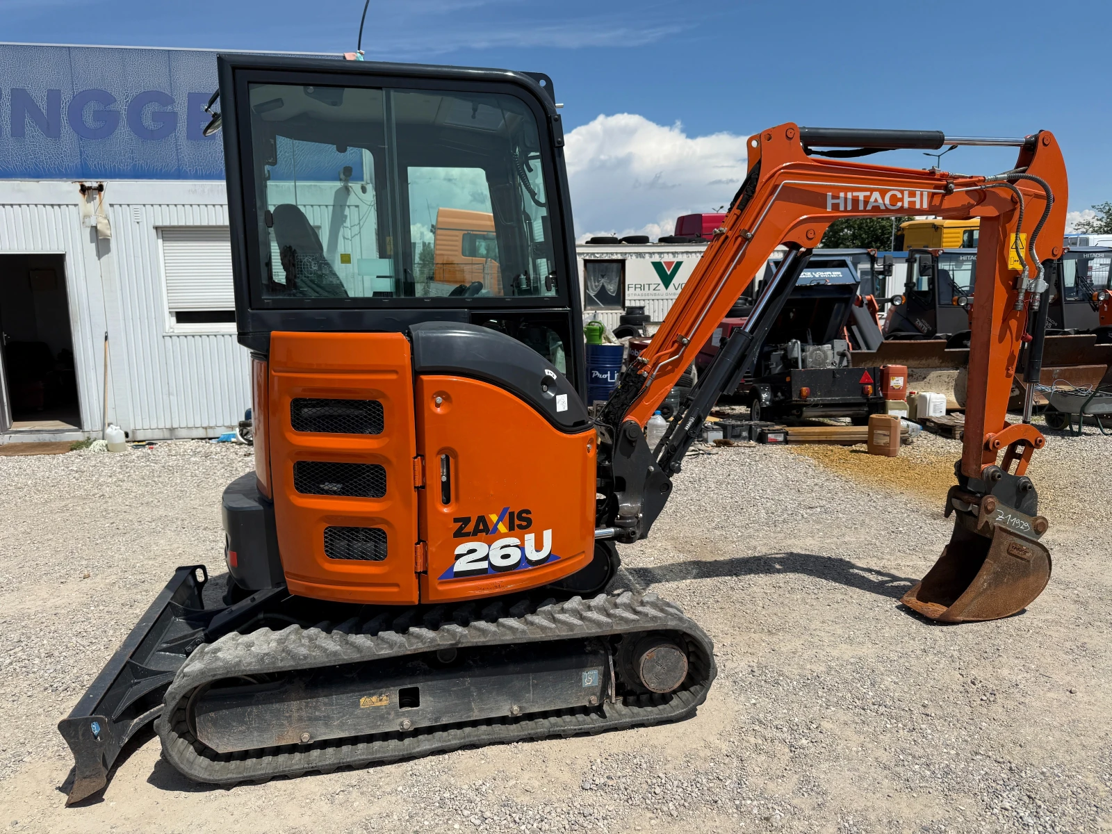 Багер Hitachi ZX 26U-6, снимка 9 - Индустриална техника - 54924821