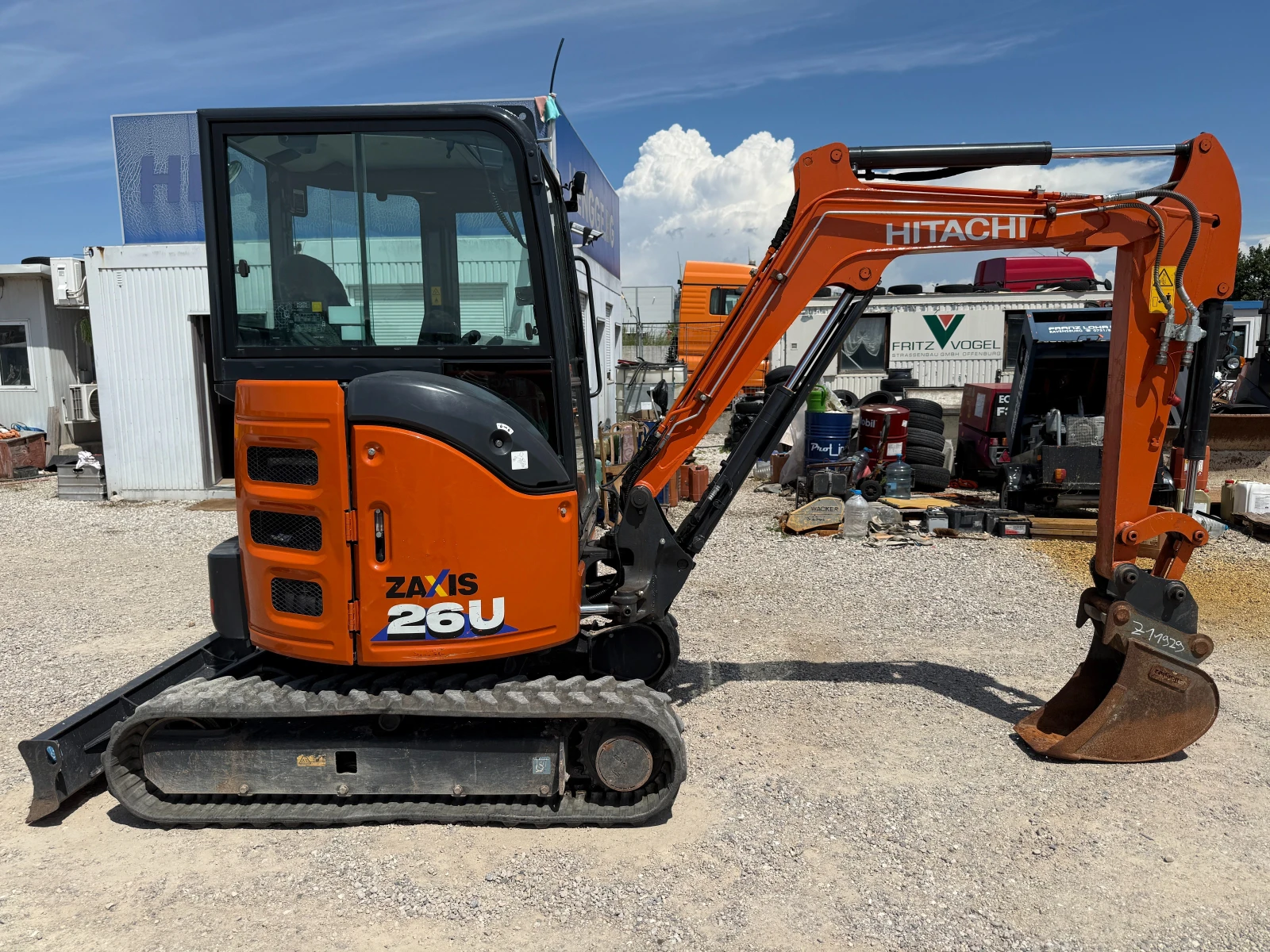 Багер Hitachi ZX 26U-6, снимка 8 - Индустриална техника - 54924821