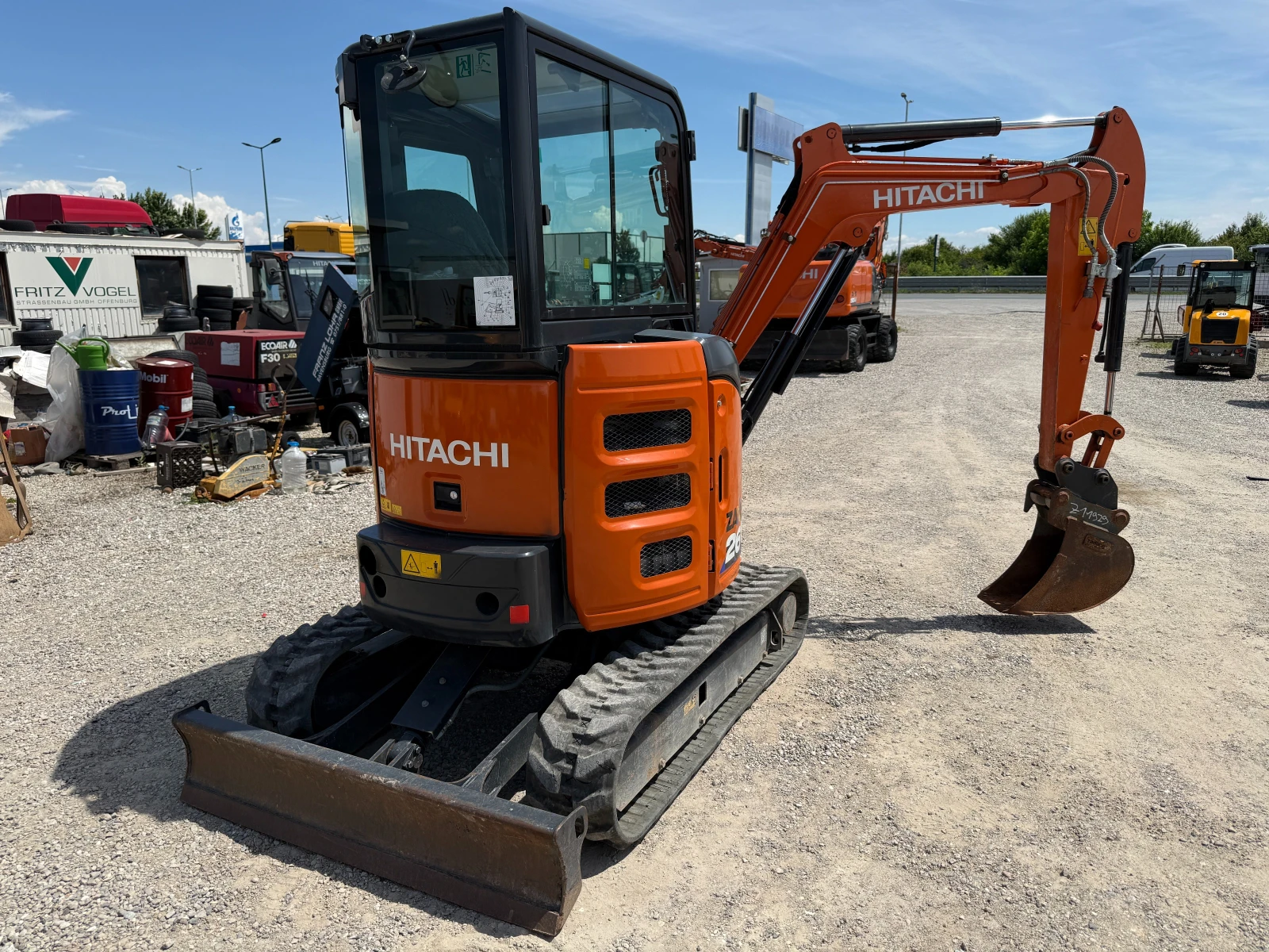 Багер Hitachi ZX 26U-6, снимка 14 - Индустриална техника - 54924821