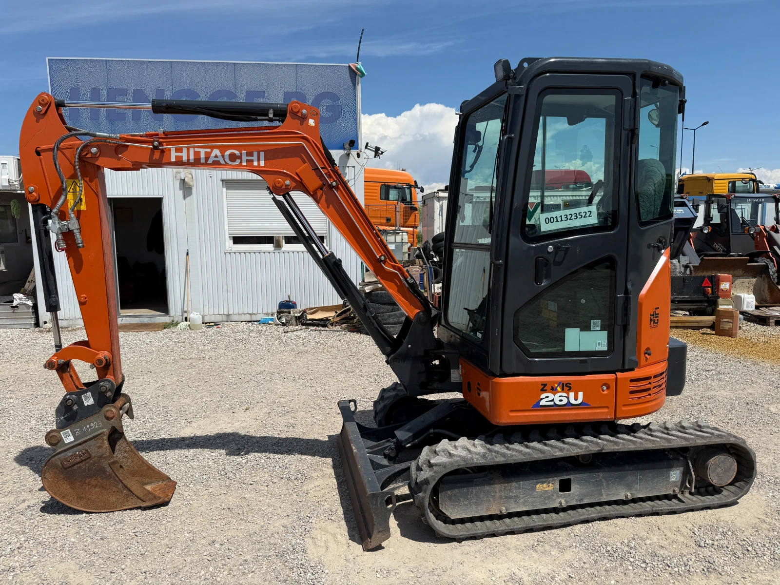 Багер Hitachi ZX 26U-6, снимка 2 - Индустриална техника - 54924821