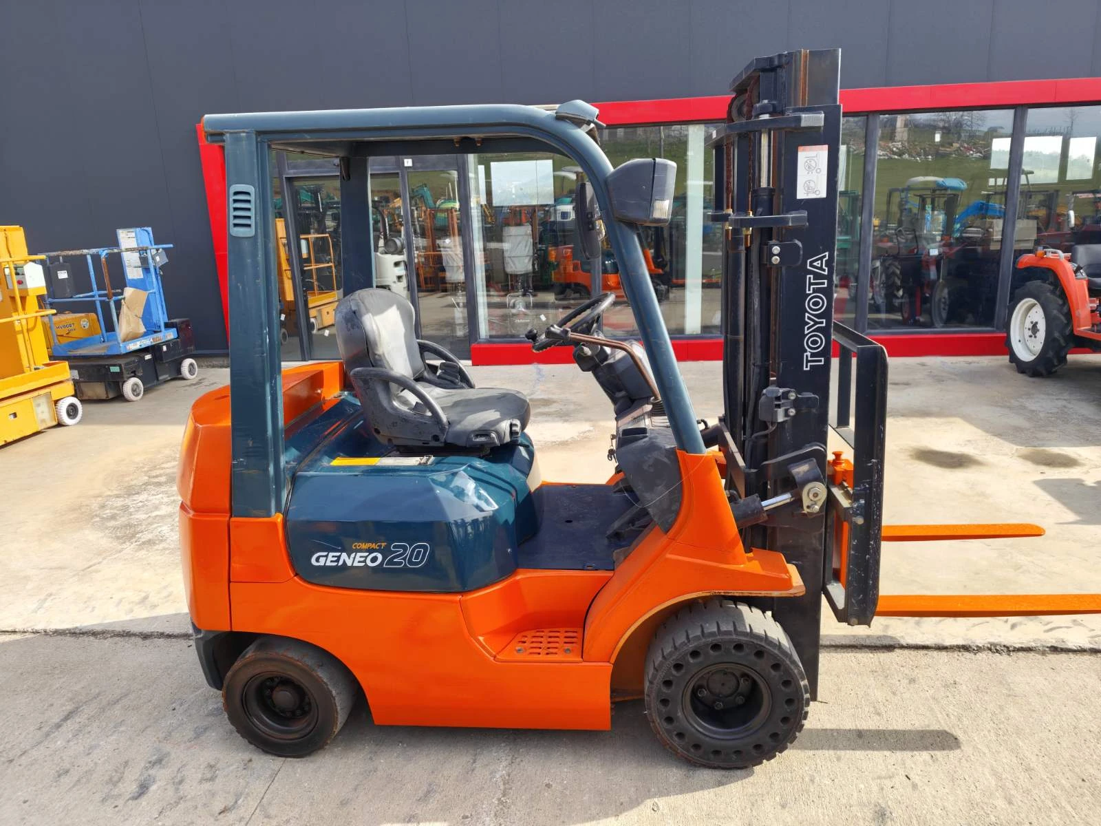 Мотокар Toyota 2000кг. АВТОМАТ, снимка 5 - Индустриална техника - 53815269