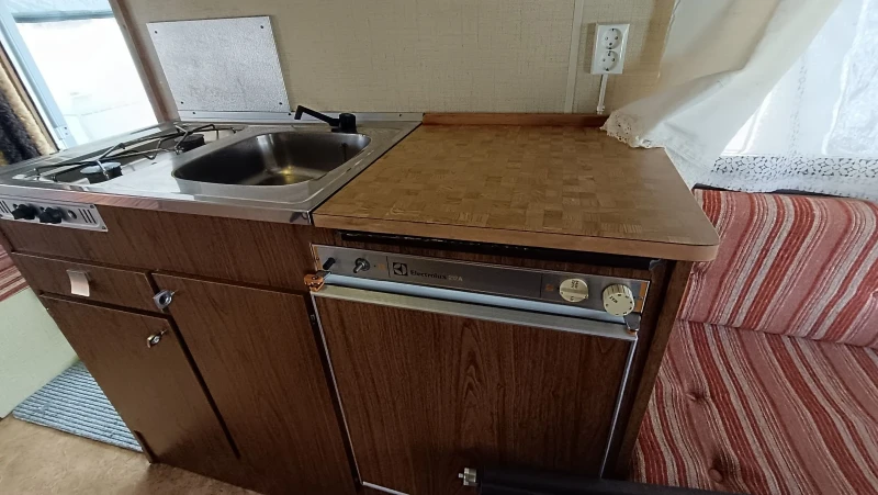 Каравана Adria Cabby Nova 473, снимка 8 - Каравани и кемпери - 52541207