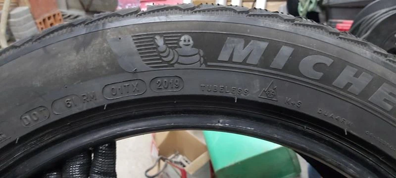 Гуми Зимни 275/45R20, снимка 6 - Гуми и джанти - 35125143