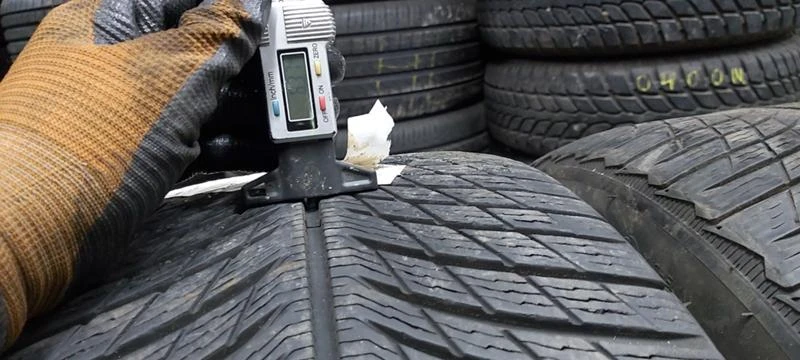 Гуми Зимни 275/45R20, снимка 3 - Гуми и джанти - 35125143