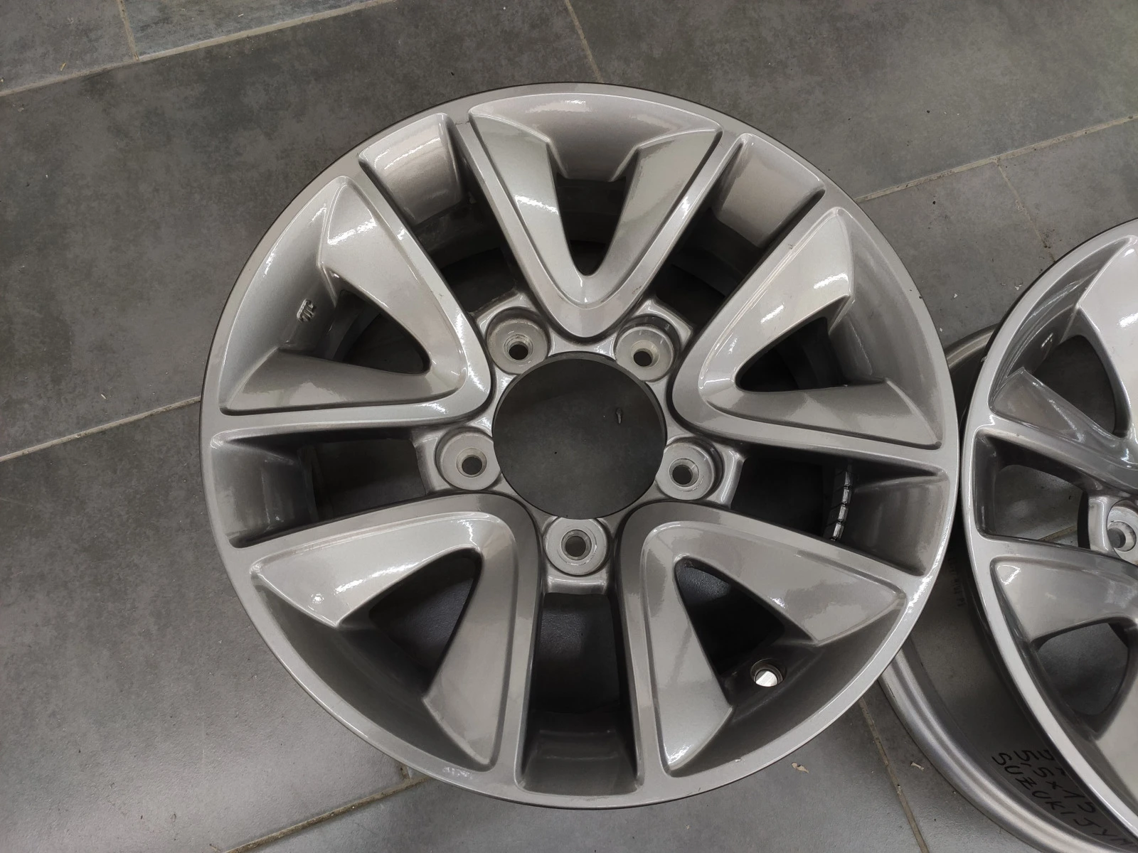   Suzuki Jimny | Mobile.bg   4