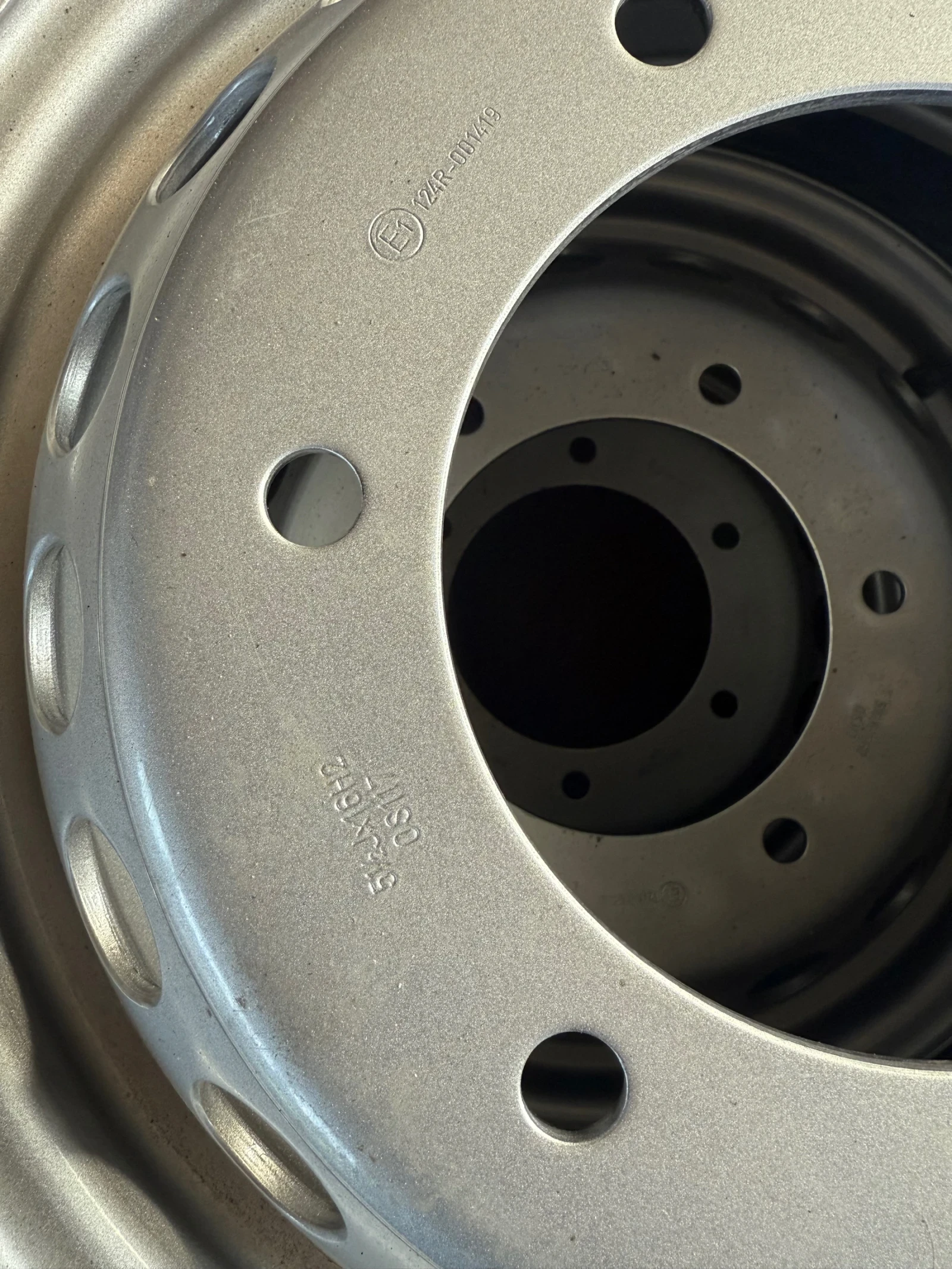 ���� � ������ 205/65R16 �� Mercedes-Benz Sprinter | Mobile.bg � ����������� 4