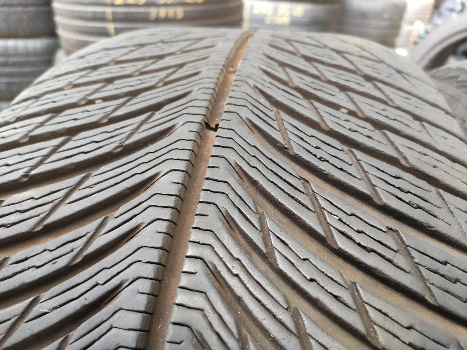 Гуми Зимни 245/40R20