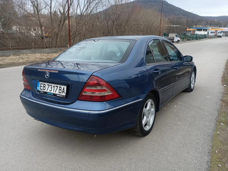 Mercedes-Benz C 220 РЕГИСТРИРАН ВСИЧКО ПЛАТЕНО!!!, снимка 3 - Автомобили и джипове - 44228372