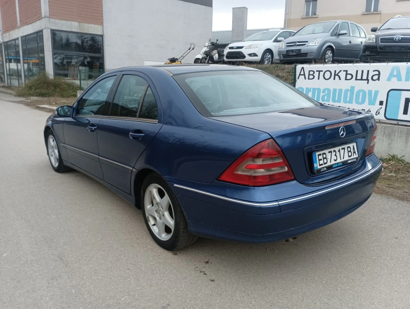 Mercedes-Benz C 220 РЕГИСТРИРАН ВСИЧКО ПЛАТЕНО!!!, снимка 4 - Автомобили и джипове - 44228372