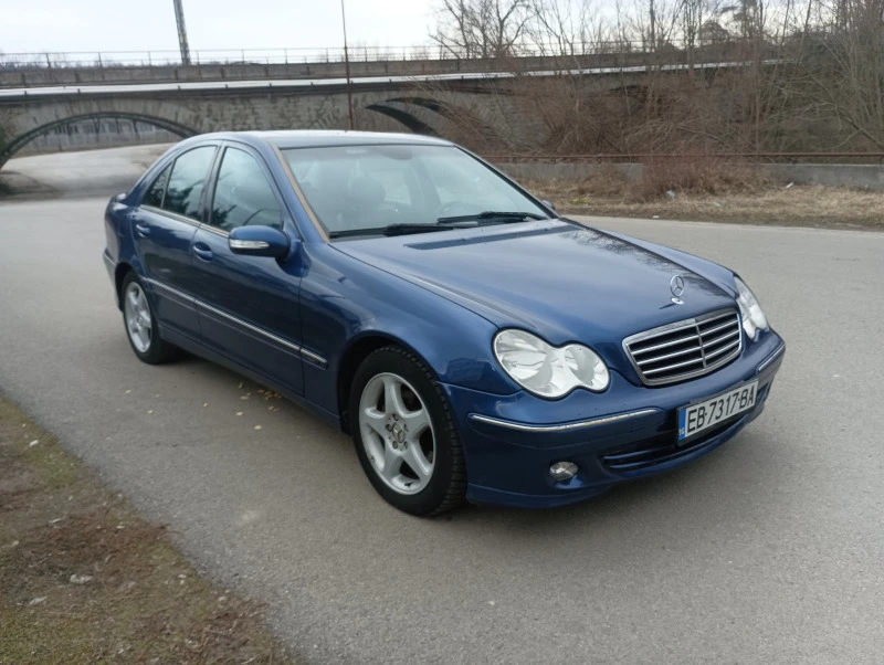 Mercedes-Benz C 220 РЕГИСТРИРАН ВСИЧКО ПЛАТЕНО!!!, снимка 2 - Автомобили и джипове - 44228372