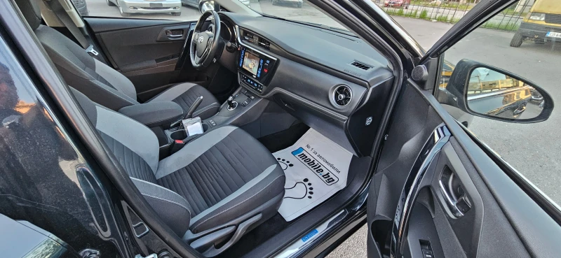 Toyota Auris 1.8 Hybrid e-CVT Lounge, снимка 6 - Автомобили и джипове - 48979415