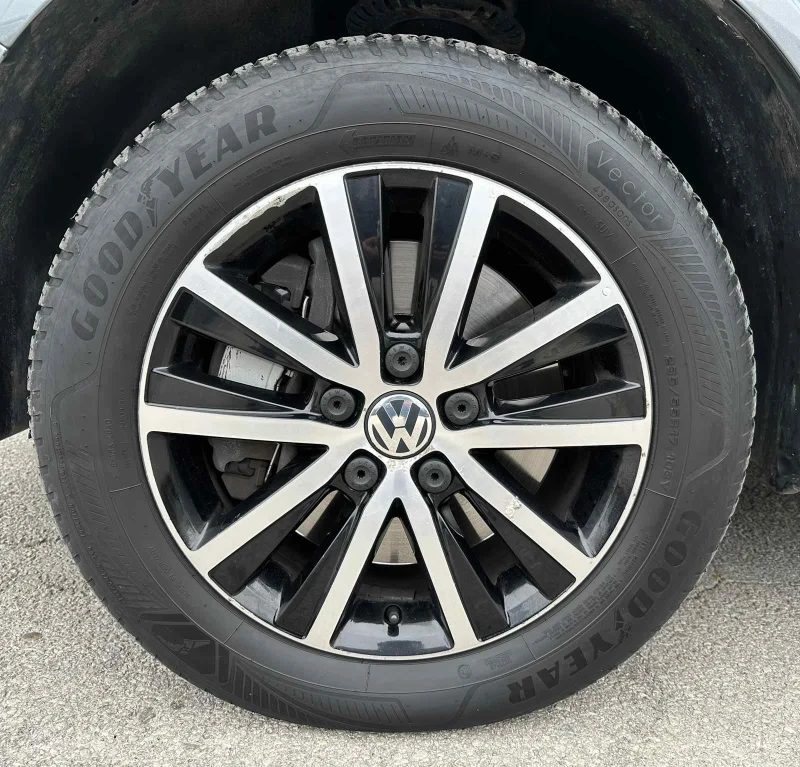 VW Multivan 2.0 BiTDI, 4Motion, снимка 4 - Автомобили и джипове - 52322186