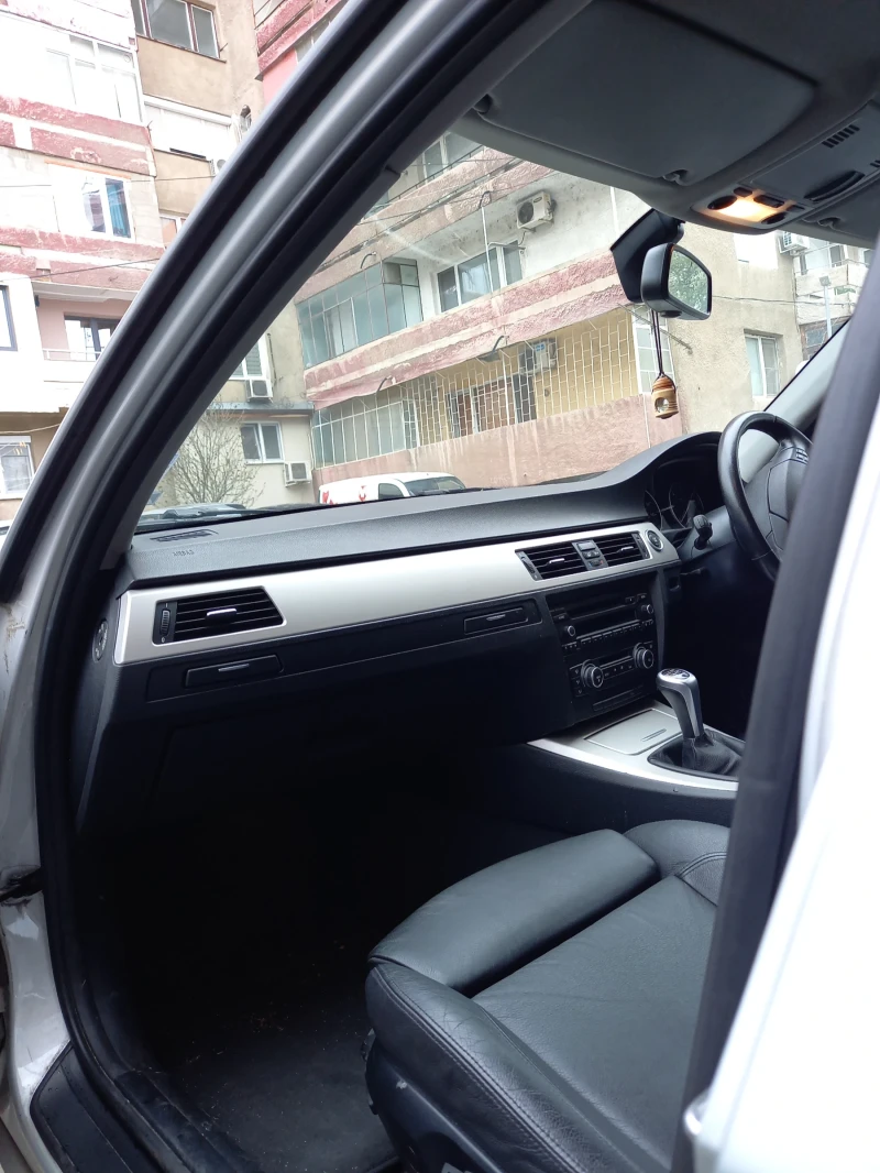 BMW 320, снимка 10 - Автомобили и джипове - 52517847