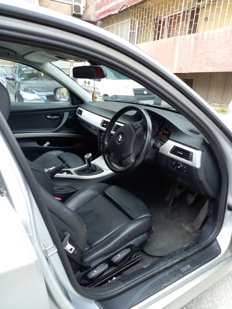 BMW 320, снимка 8 - Автомобили и джипове - 52517847