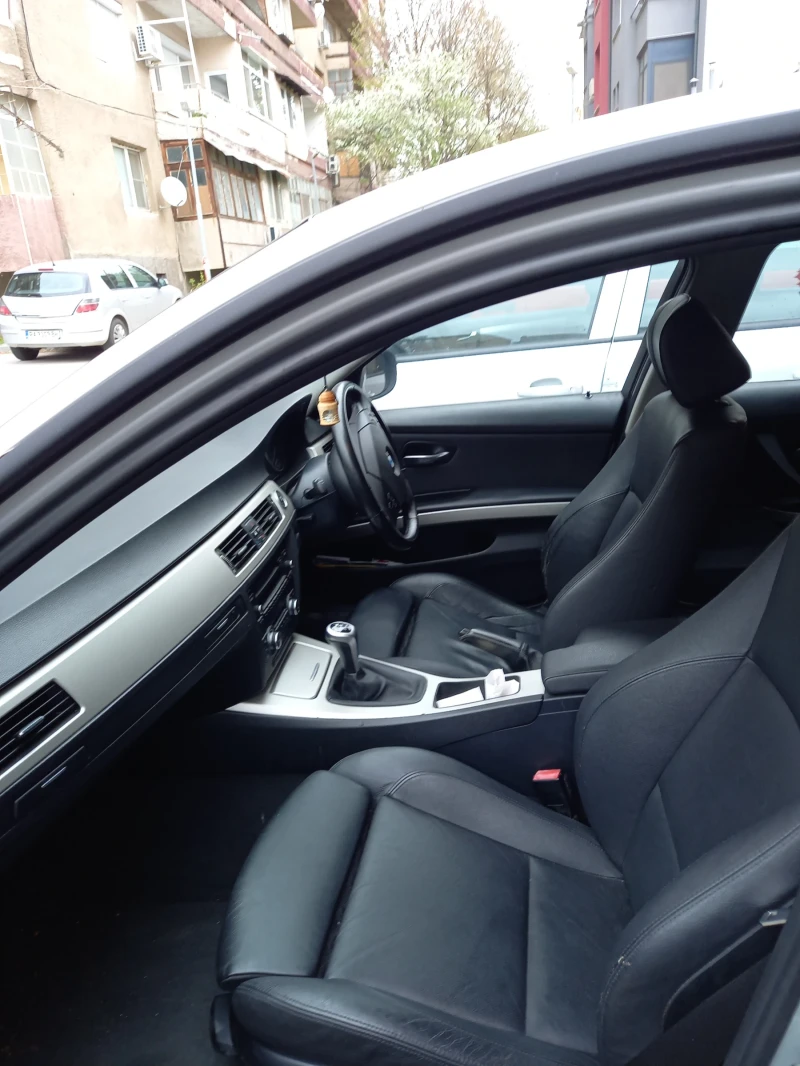 BMW 320, снимка 9 - Автомобили и джипове - 52517847