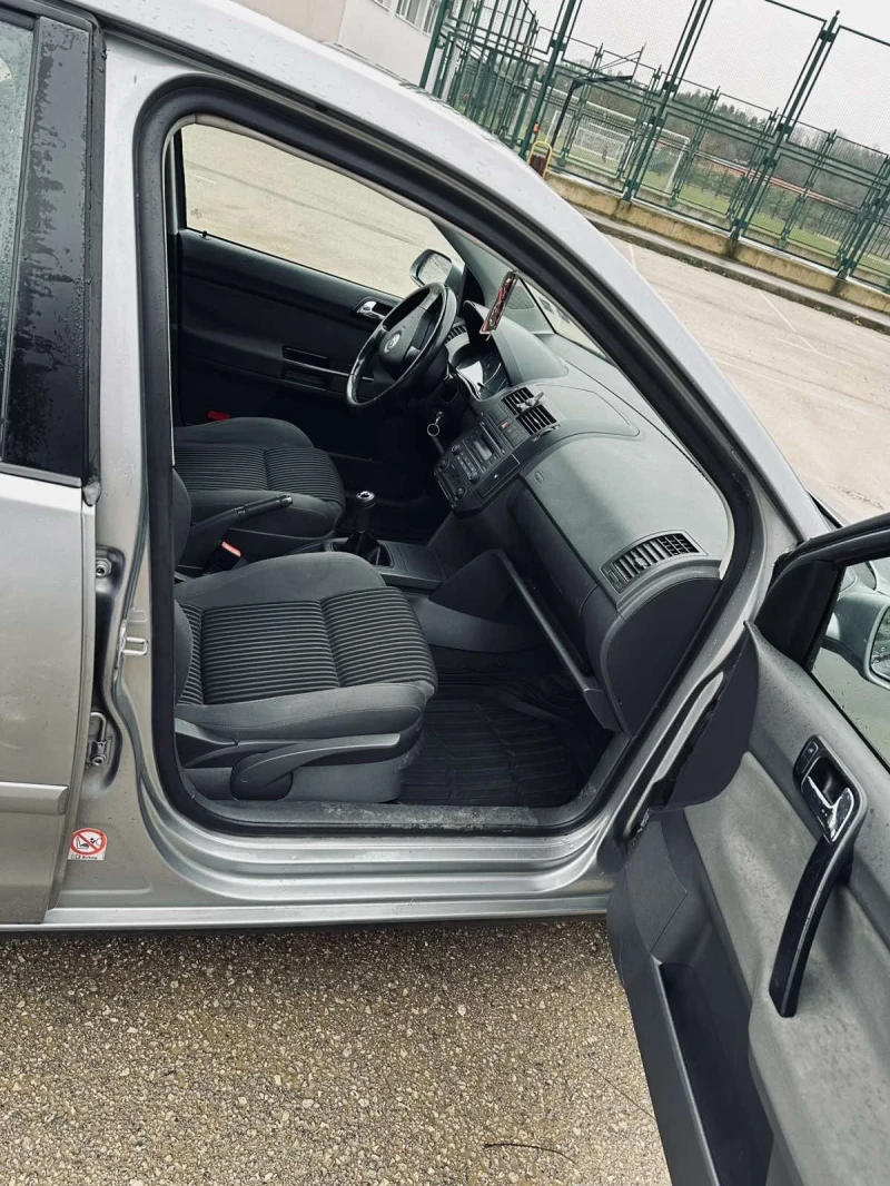 VW Polo 1.4 i, снимка 8 - Автомобили и джипове - 52678331