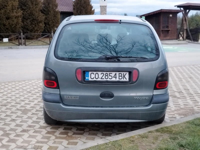 Renault Scenic 1.6 8v, снимка 4 - Автомобили и джипове - 53025544