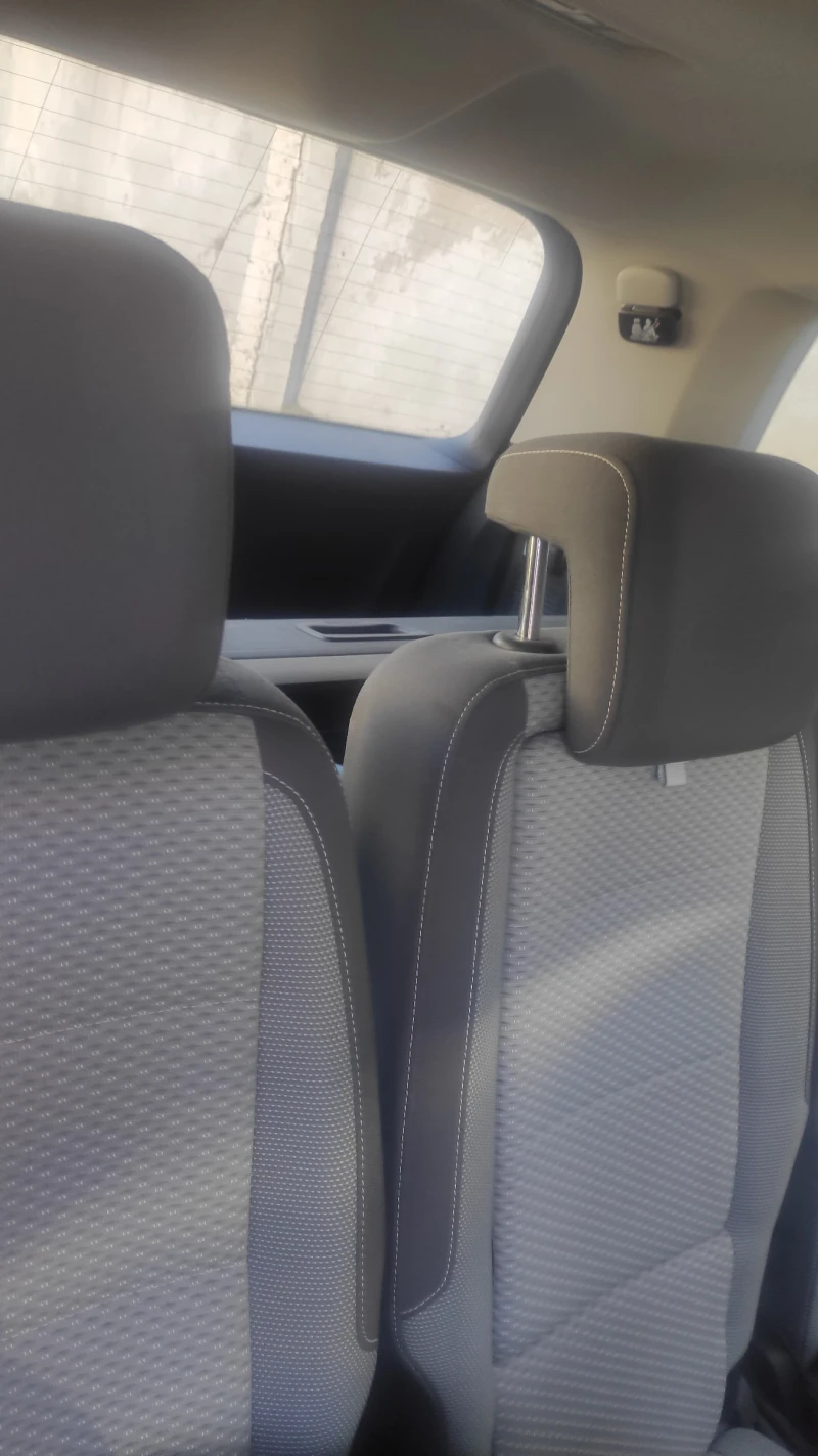 VW Touran, снимка 10 - Автомобили и джипове - 53073014