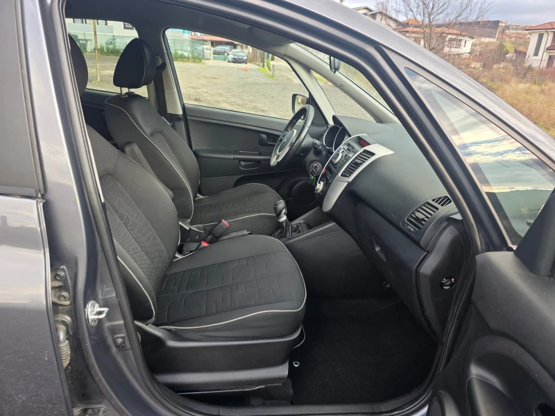 Kia Venga 1.4i , снимка 9 - Автомобили и джипове - 53281869