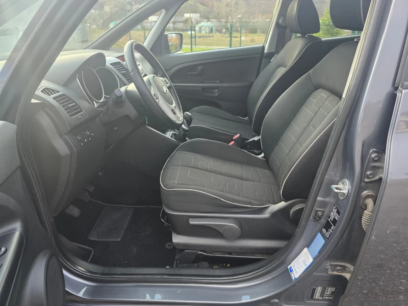 Kia Venga 1.4i , снимка 12 - Автомобили и джипове - 53281869