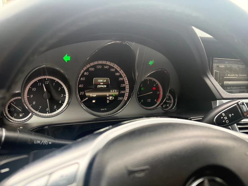 Mercedes-Benz E 300, снимка 6 - Автомобили и джипове - 53293668