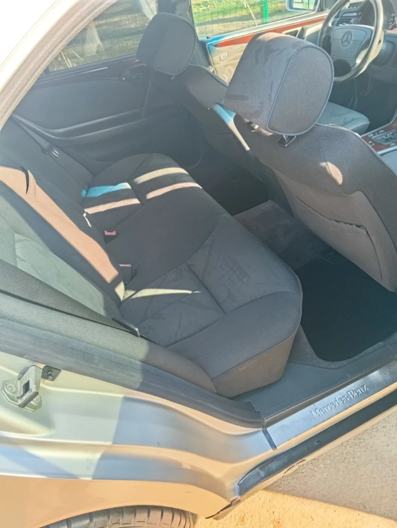 Mercedes-Benz E 290, снимка 7 - Автомобили и джипове - 53419842