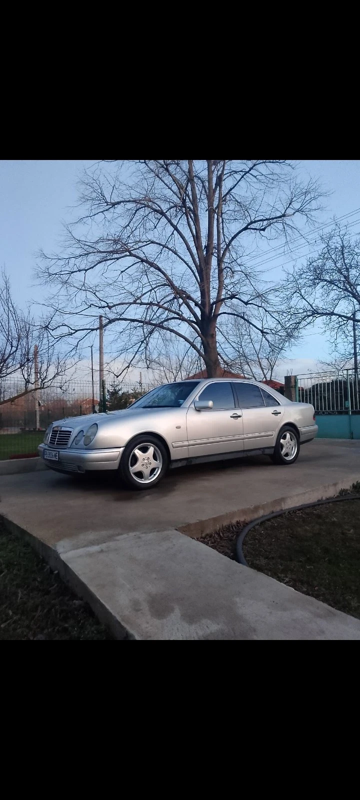 Mercedes-Benz E 290, снимка 8 - Автомобили и джипове - 53419842