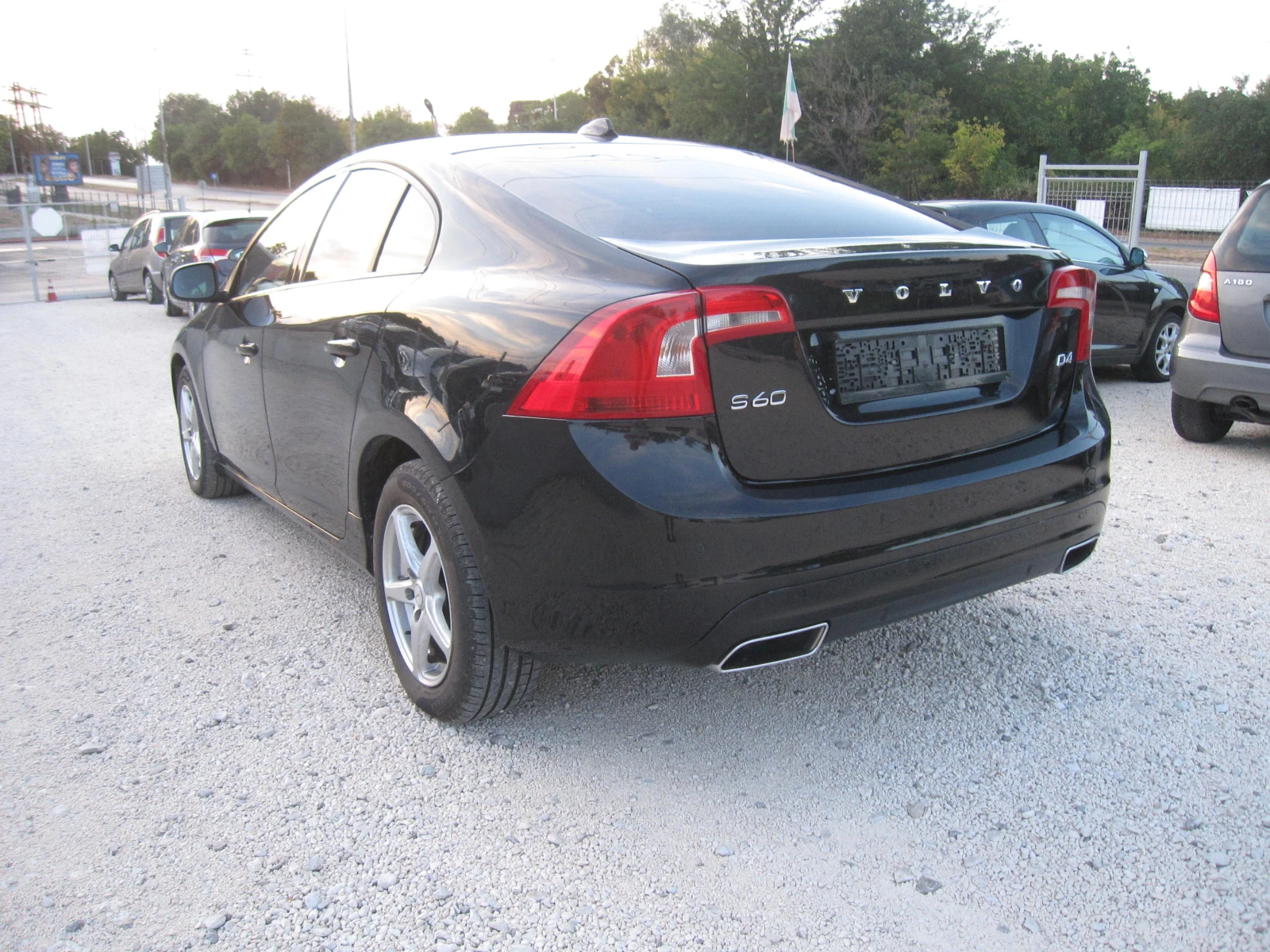 Volvo S60 D4 2, 0-TDI - изображение 3