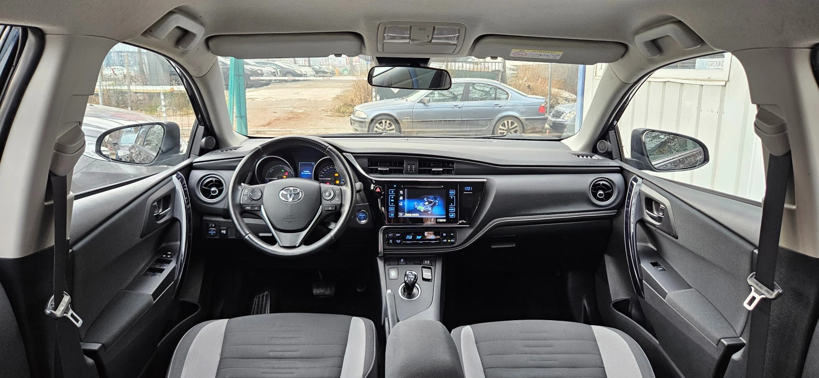 Toyota Auris 1.8 Hybrid e-CVT Lounge - изображение 9