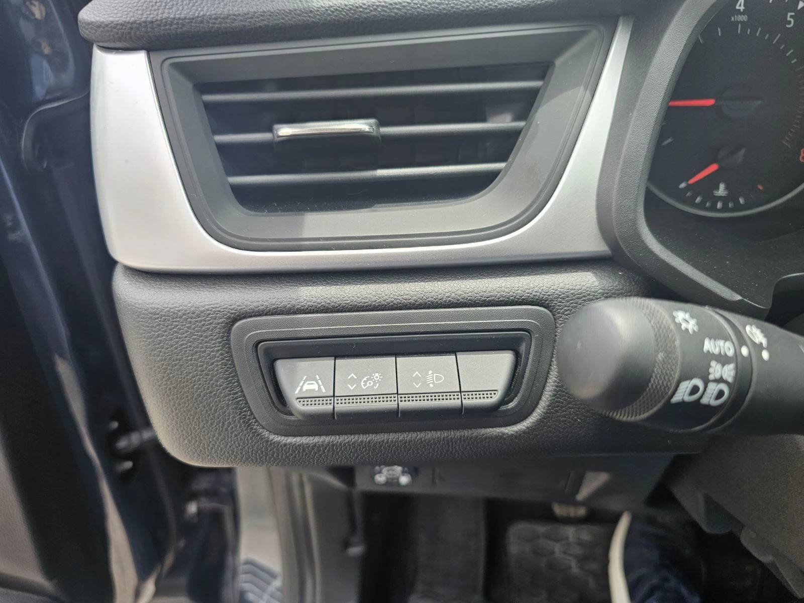 Renault Captur 1.0 TCe 100 LPG - изображение 10