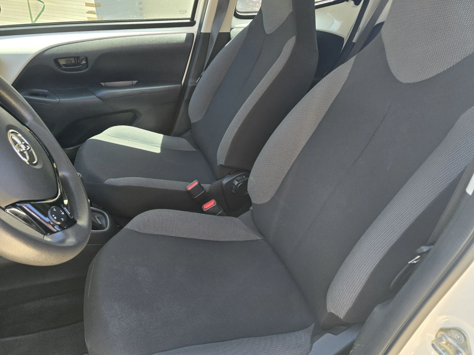 Toyota Aygo 1.0 VVT-i Фейслифт| Мултиволан| Сервизна книжка - изображение 8