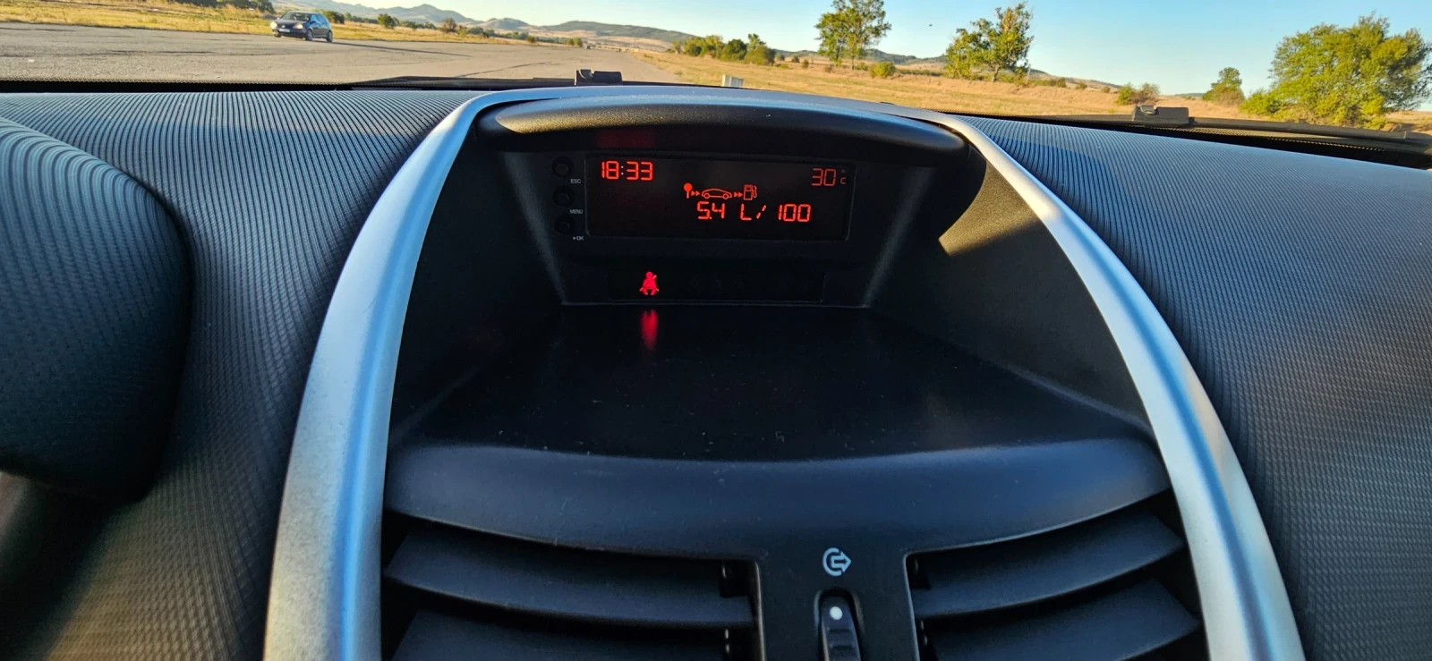 Peugeot 207 1.4 HDI  | Mobile.bg — изображение 6