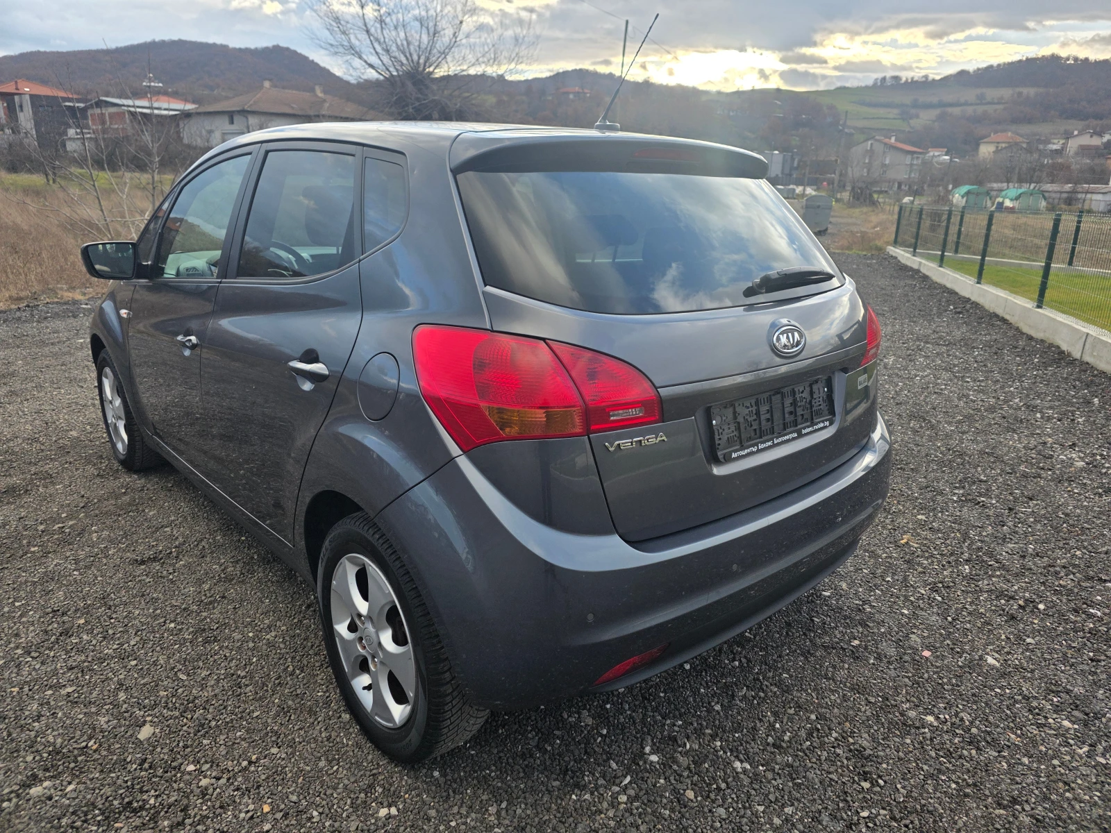 Kia Venga 1.4i  - изображение 5