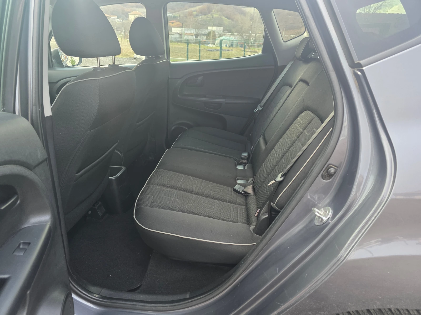 Kia Venga 1.4i  | Mobile.bg � ����������� 11