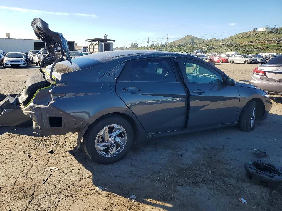 Hyundai Elantra 2.0L 4 Front Wheel Drive | Mobile.bg � ����������� 4