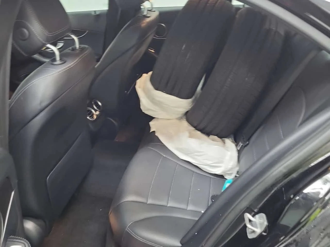 Mercedes-Benz C 300  | 4MATIC | ДВА КЛЮЧА | 360 КАМЕРИ , снимка 13 - Автомобили и джипове - 54331797