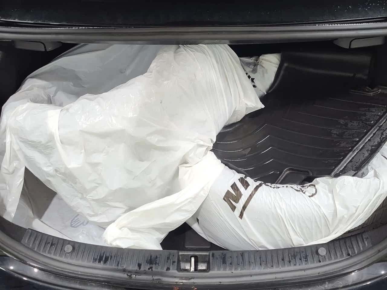 Mercedes-Benz C 300  | 4MATIC | ДВА КЛЮЧА | 360 КАМЕРИ , снимка 15 - Автомобили и джипове - 54331797