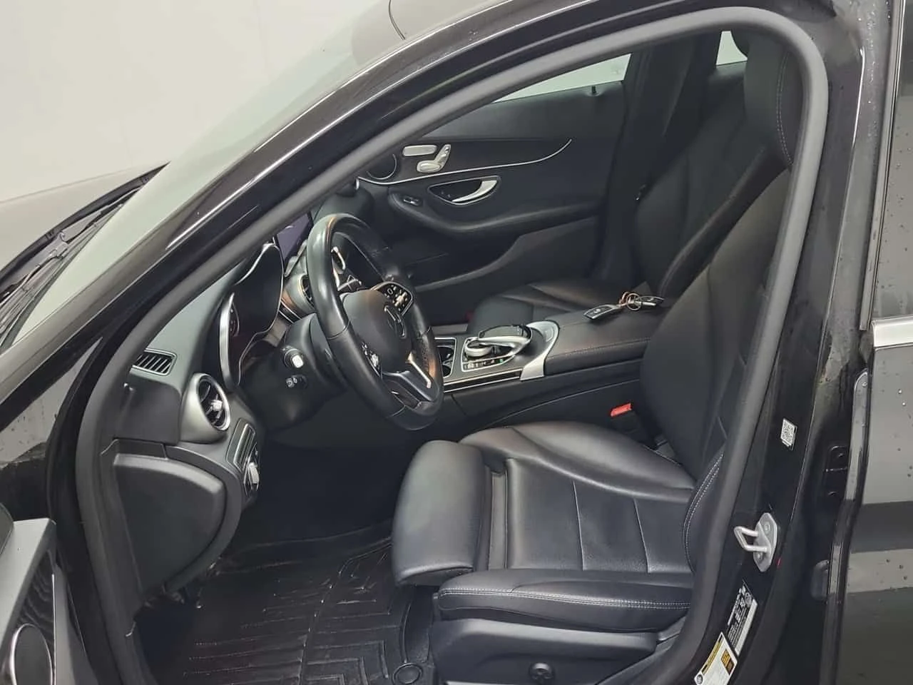 Mercedes-Benz C 300  | 4MATIC | ДВА КЛЮЧА | 360 КАМЕРИ , снимка 10 - Автомобили и джипове - 54331797