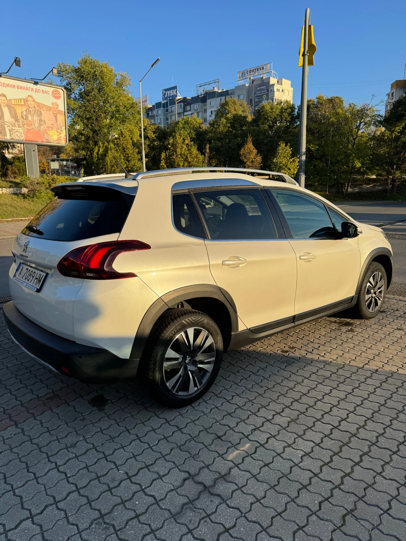 Peugeot 2008, снимка 2 - Автомобили и джипове - 54415476