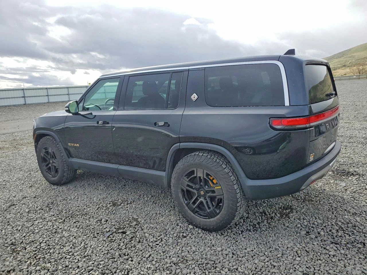 Rivian R1S ADVENTURE | Mobile.bg � ����������� 2