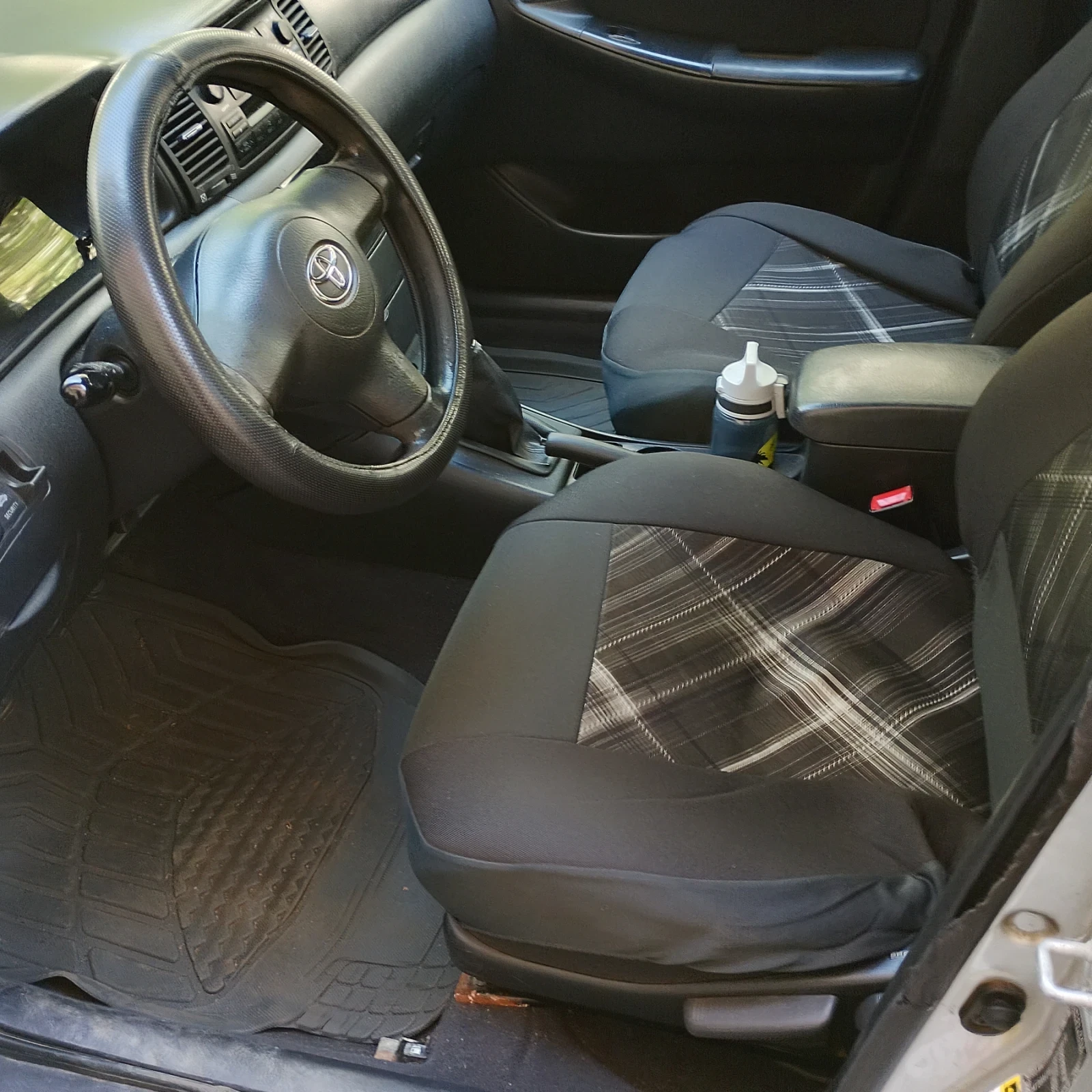 Toyota Corolla 1.4 VVT - I, снимка 9 - Автомобили и джипове - 54629914