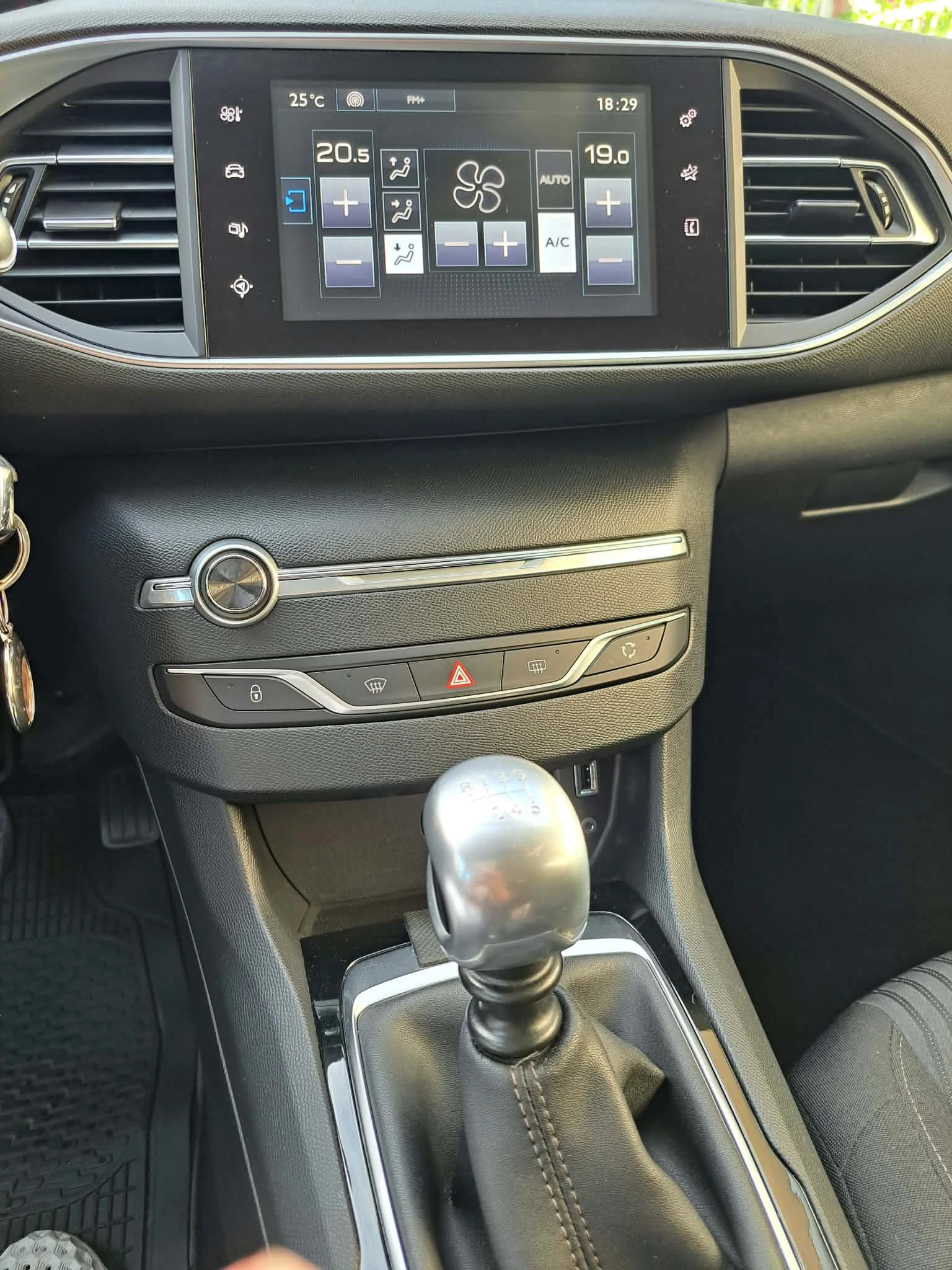 Peugeot 308, снимка 7 - Автомобили и джипове - 55583377